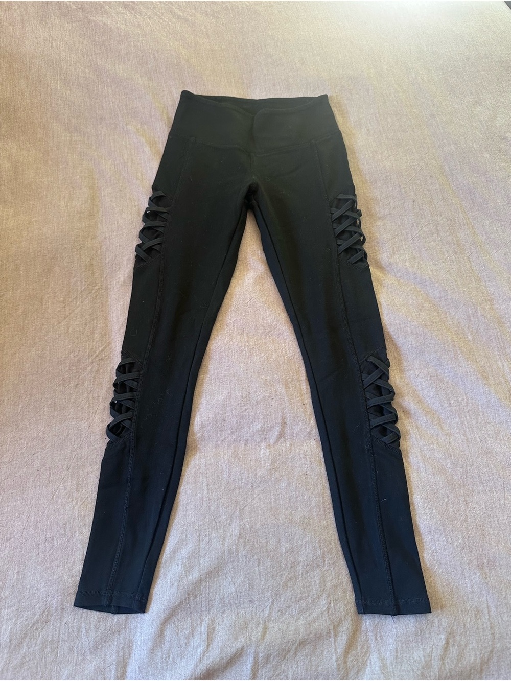 Electric Yoga Black Crisscross Side Lace-Up Leggings